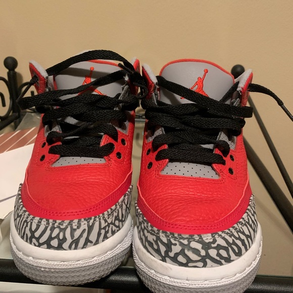 Boys Jordan’s size 5.5